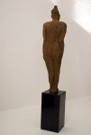 'staand', brons, Agnes Bomers