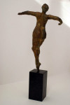 'dansend', brons, Agnes Bomers